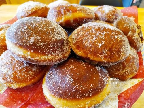Recettes Churros/Merveilles/Oreillettes/Beignets ou Boules de Berlin/Gaufres/Kouign Aman/Gâteau à Pain avec beurre au sucre/ Pain perdu aux poires