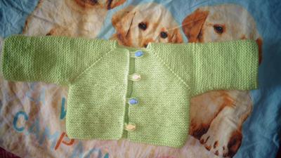 Modèle-Gratuit-Cardigan/Gilet-pour-Bébé-3mois-Vert-Anis