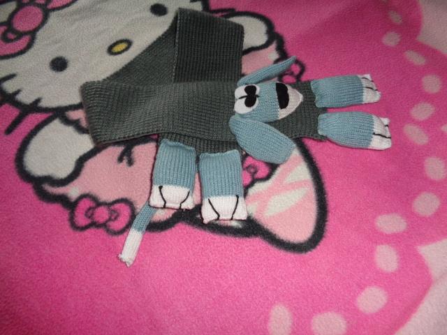 PDF Echarpe avec sa Peluche TOUTOU de chez KATIA pour Modèle Poupée/Poupon et Bébé de 45cm à 82cm (3mois,6mois,9mois,12mois)