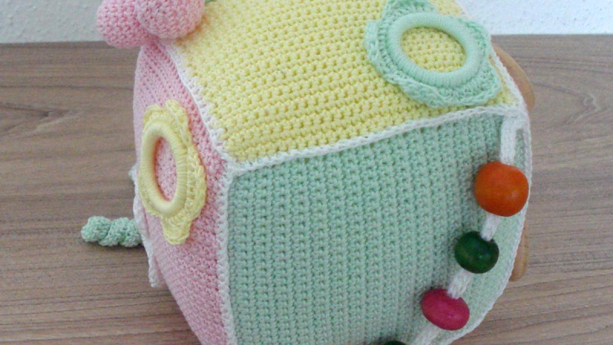 Jouet Cube Jeu d'éveil pour Bébé au Crochet