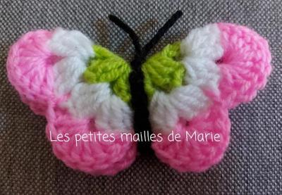 Papillon en relief au crochet