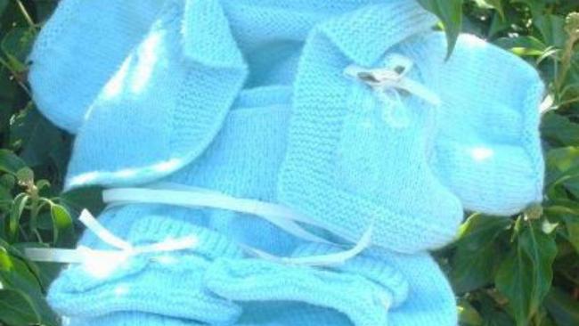 Modèles Gratuits Layette Bébé ou Préma ou Reborn ou Poupon Reborn au CROCHET...